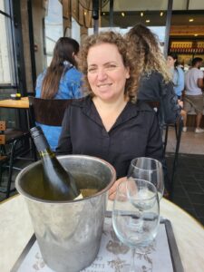 איילת קרטר במסעדה