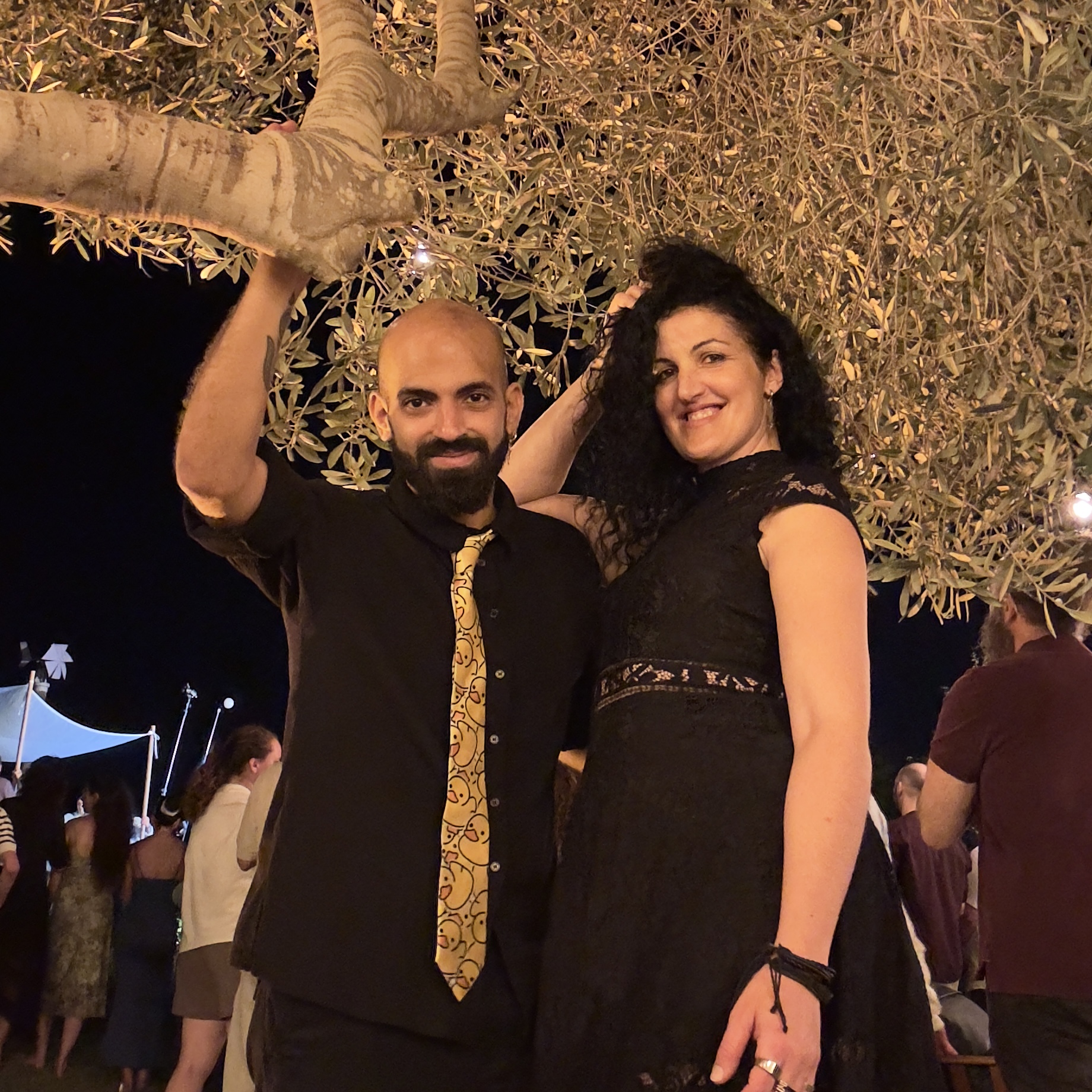 אדיר קדישא וצ׳ארלי מור, האנשים שמאחורי מתקתק